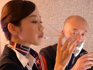 VEC-523, VEC-523 Bạn thân của mẹ Minami Momo