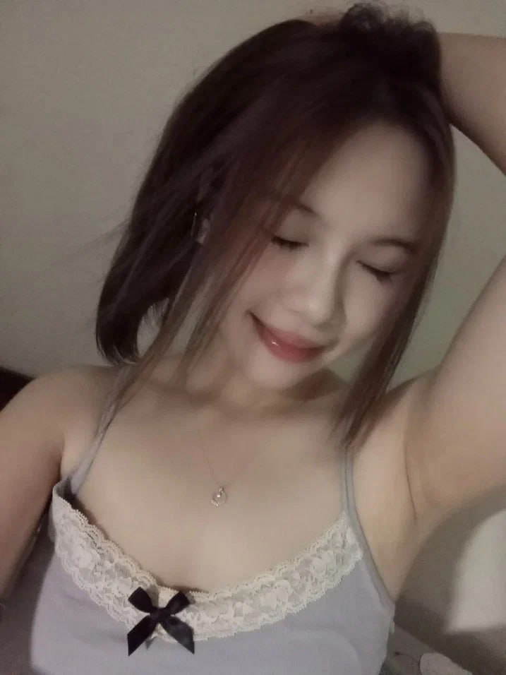 Nữ ca sĩ trẻ vừa giỏi hát còn vừa giỏi Trả bài với fan hâm mộ