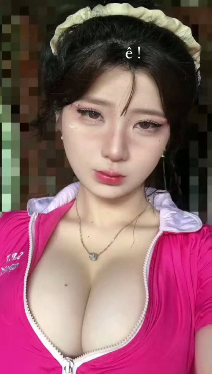 Hai cô em kế trốn học ở nhà phang với hai ông anh kế