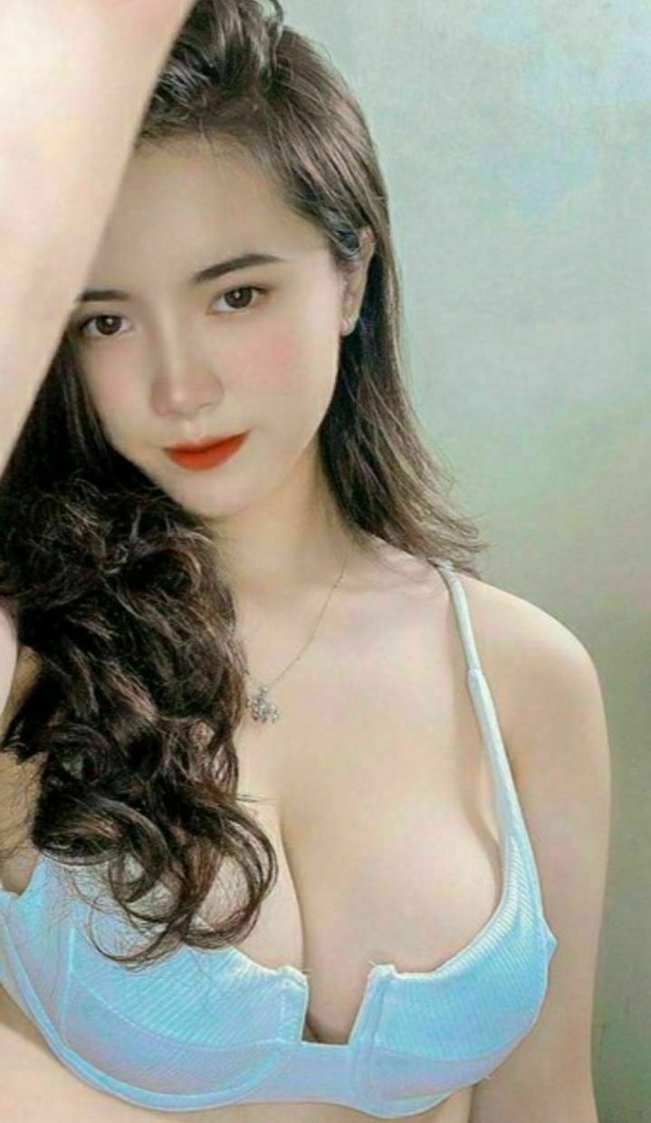Chương bổ sung về người đàn ông giàu có và tài năng thế hệ thứ hai của Đài Loan ❤️Người đẹp ngực khủng của trường Đại học Mingx đang được rao bán và được một ông chú bụng phệ đảm nhiệm...